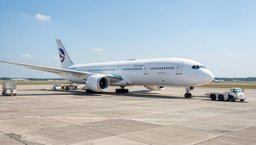 Alaska Airlines Dreamliner Stranded in Rome for Ten Days